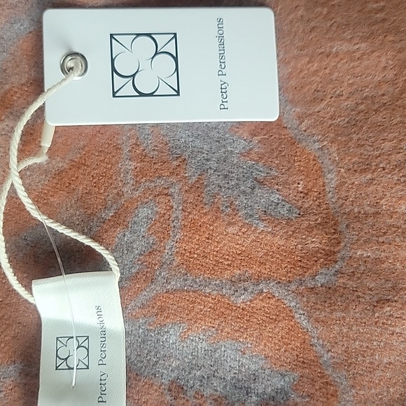 Pretty Persuasions Fringed Tan and Gray Scarf, NWT - Picture 2 of 8